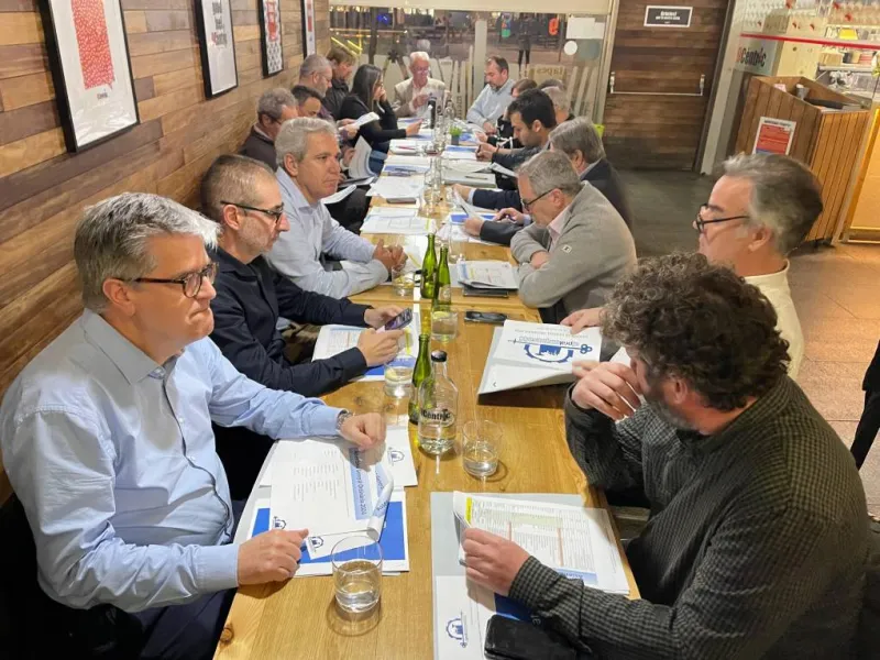 El Prat Empresarial renova part de la seva junta i celebra l’entrada de nous socis durant la seva Assemblea General 